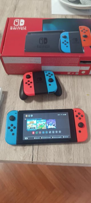 Nintendo Switch + Juegos + mandos + accesorios