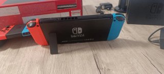Nintendo Switch + Juegos + mandos + accesorios