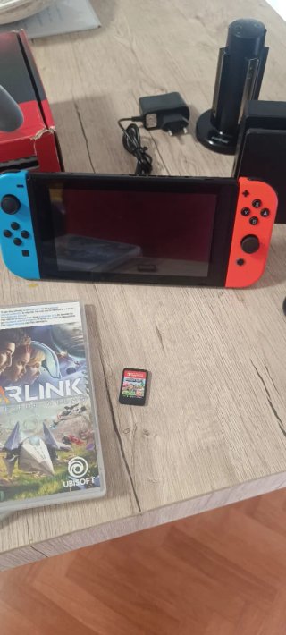 Nintendo Switch + Juegos + mandos + accesorios