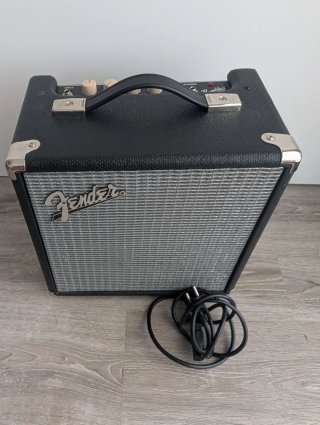 Amplificador Bajo Fender Rumble 15