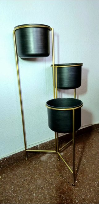 Macetero triple metálico dorado