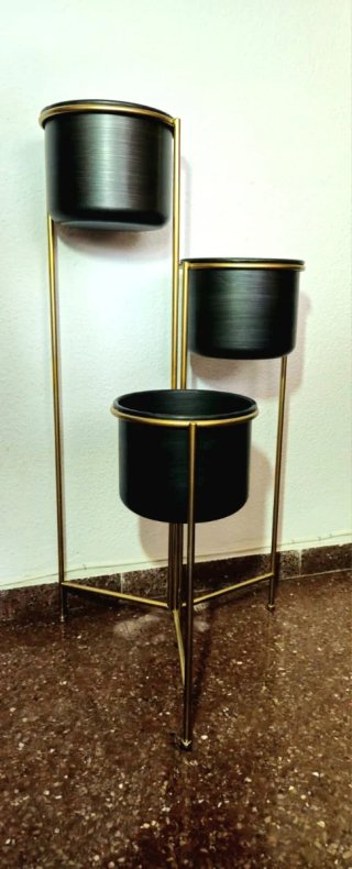 Macetero triple metálico dorado