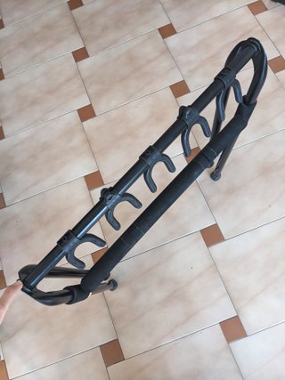Hercules HCGS-523B Soporte 5 Guitarras + 1 Ukulele