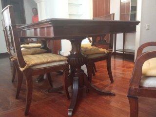Mesa,6 Sillas Madera .URGE VENTA !!!