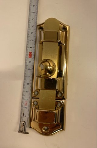 Cerrojo de latón