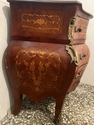 Cómoda bombé estilo Luis XV