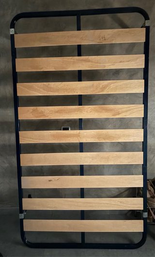 Cama articulada metálica y de madera