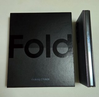 Samsung Galaxy Z Fold 4 Negro con su caja+3 Fundas