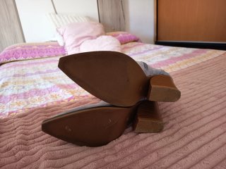 Botas de tacón con bordado