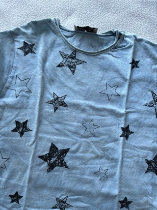 Camiseta niño Zara estrellas azul 6 años