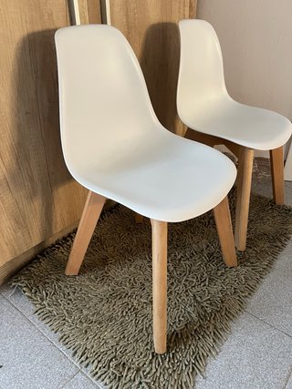 Sillas infantiles blancas (2 unidades)