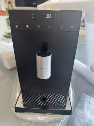 Cafetera Cecotec Compacta Superautomática