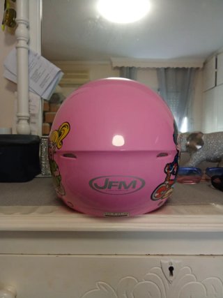 Casco de moto rosa JFM