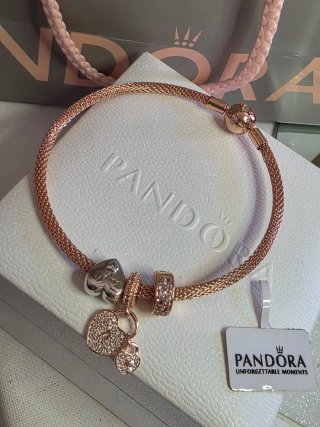 Pulsera Pandora Oro Rosa con 2 Charms+clip