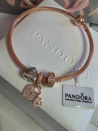 Pulsera Pandora Oro Rosa con 2 Charms+clip