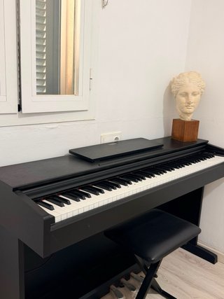 Piano Yamaha Negro