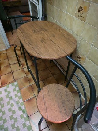 Mesa de cocina redonda madera y metal