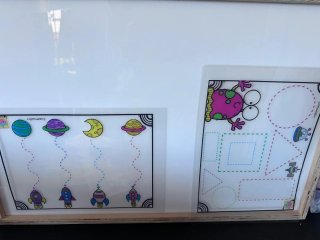 Mesa de luz infantil Montessori