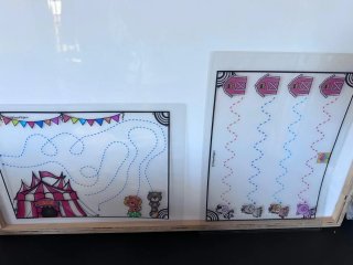 Mesa de luz infantil Montessori