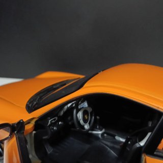 Porsche GT3 RS Welly 1:18 Arancione