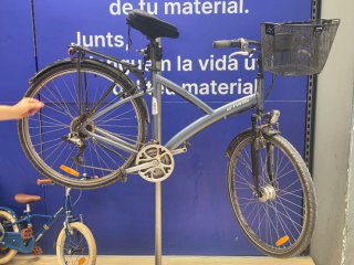 Bicicleta B Twin 520 28' con cambios y cesto