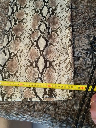 Pantalones anchos estampado serpiente