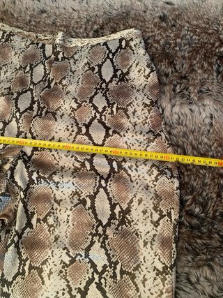 Pantalones anchos estampado serpiente