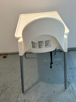 Trona Ikea con bandeja