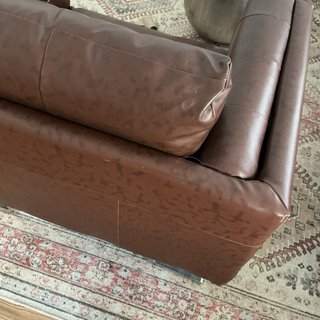 Sillón de piel marrón