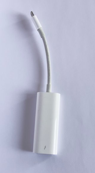 Adaptador de Thunderbolt 3 (USB-C) a Thunderbolt 2