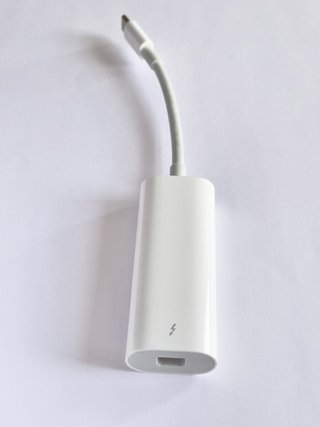 Adaptador de Thunderbolt 3 (USB-C) a Thunderbolt 2