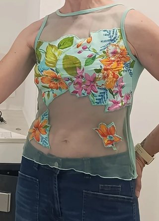 Camiseta Derhy floral transparente