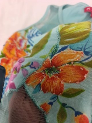 Camiseta Derhy floral transparente