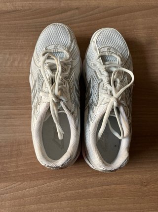 Zapatillas New Balance 740 Plata y Blanco