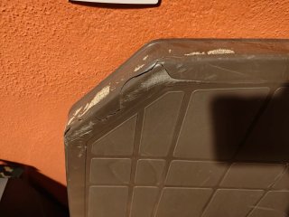 Mesa de jardín y 4 sillas de plástico