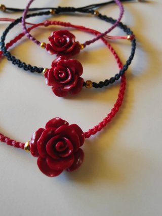 Pulsera Macramé Rosas