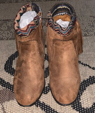 Botines Marrones con Detalles Multicolor