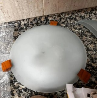 Plafón de cristal y madera