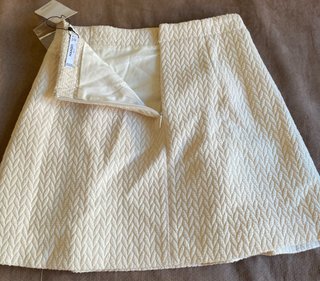 Falda Mango crema forrada talla 36