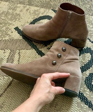 Botines marrones con botones