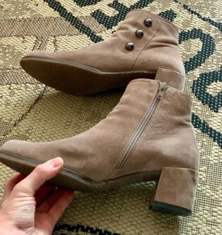 Botines marrones con botones
