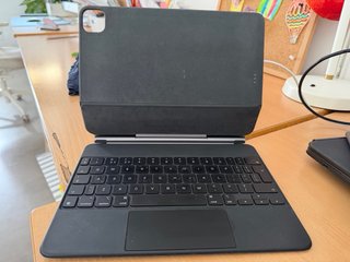 iPad Pro 11 2ª Gen Space Gray + teclado