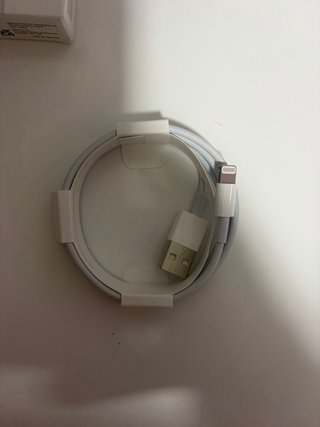 iPhone 13 128GB + Cable sin usar