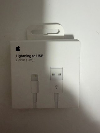 iPhone 13 128GB + Cable sin usar