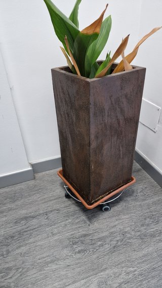 Maceta alta grande 110L