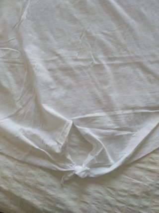 Camiseta Only blanca con corazón