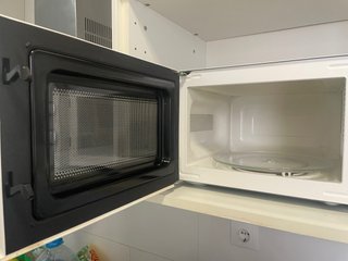 Microondas Orbegozo Blanco con embellecedor