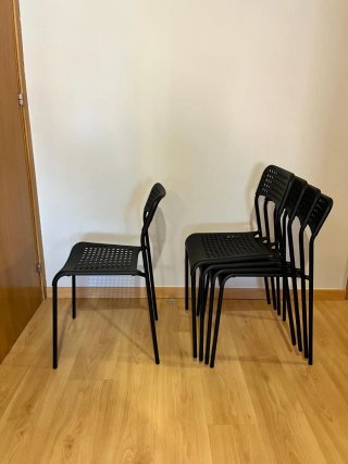 Sillas Ikea Negras ( tengo 12 unidades)
