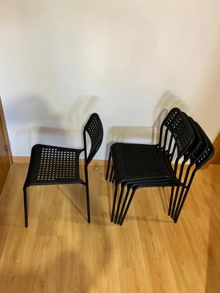 Sillas Ikea Negras ( tengo 12 unidades)