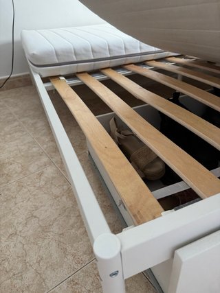 Estructura de cama blanco IKEA